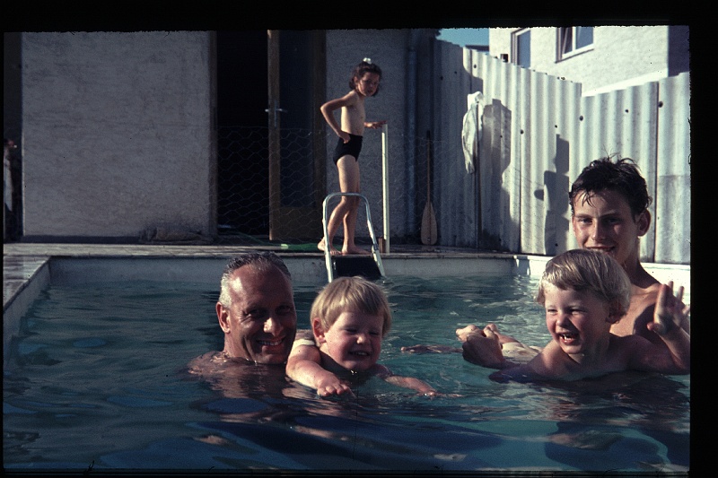 10.Regensburg jun 1966 Papa,Walter,Brigitte,Marion.JPG